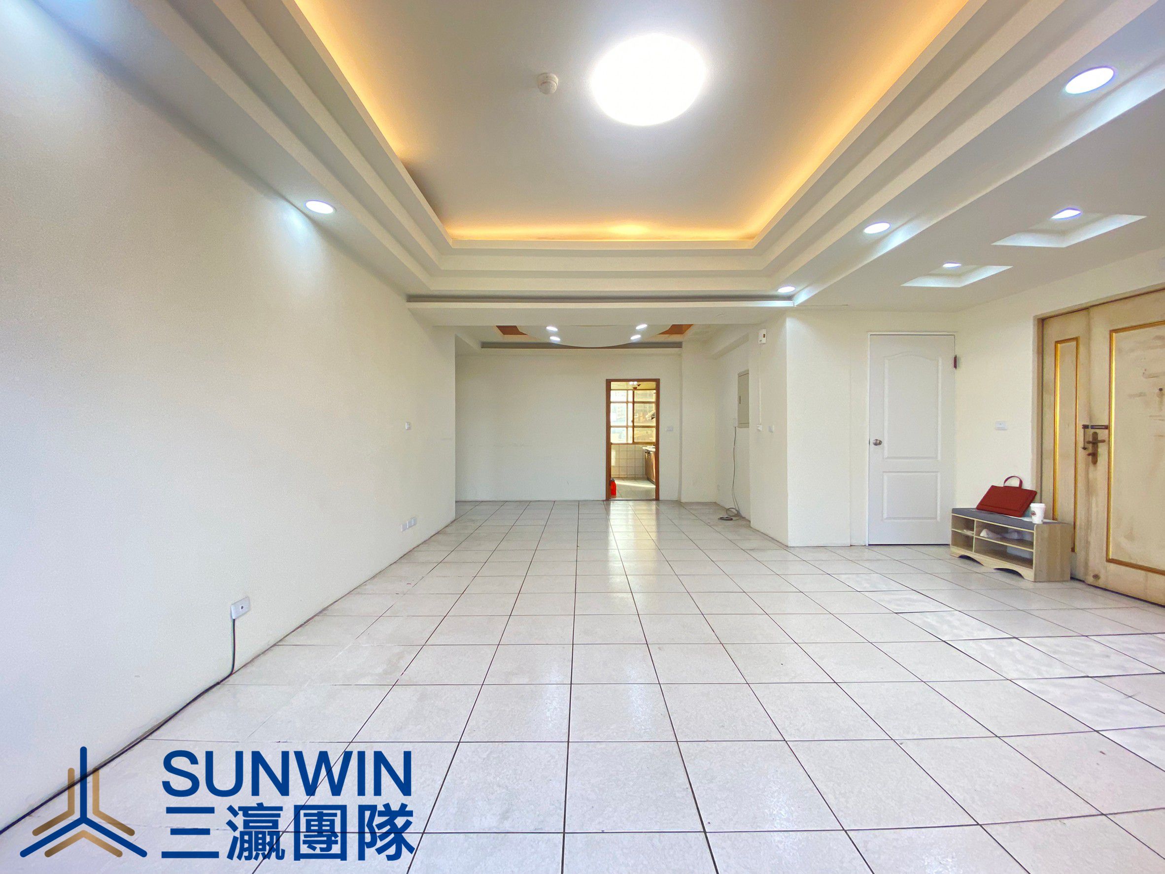 柏勳獨家~建功國小旁大三房平面車位超低總價