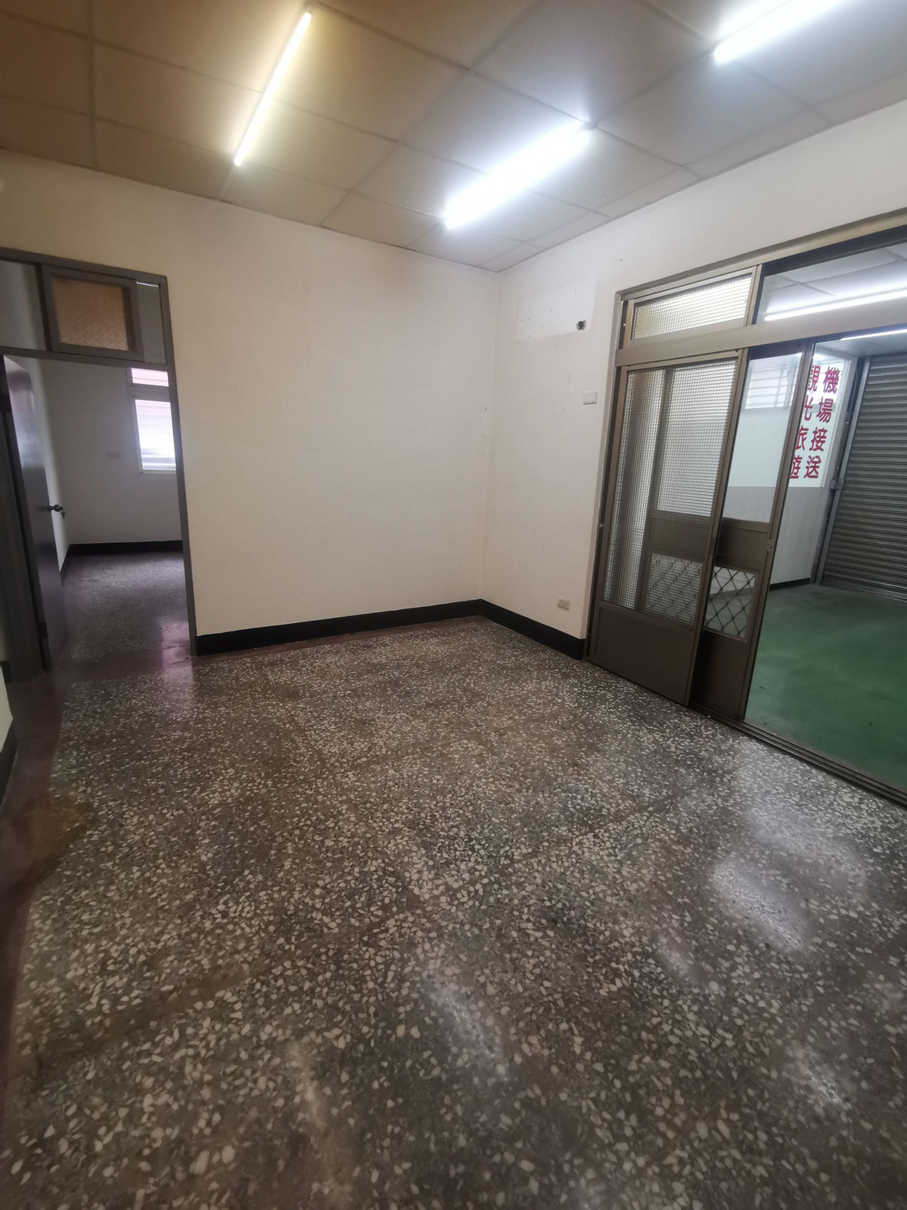  ⭐富裕小鄭⭐黃金三角窗店面 裕民市場旁