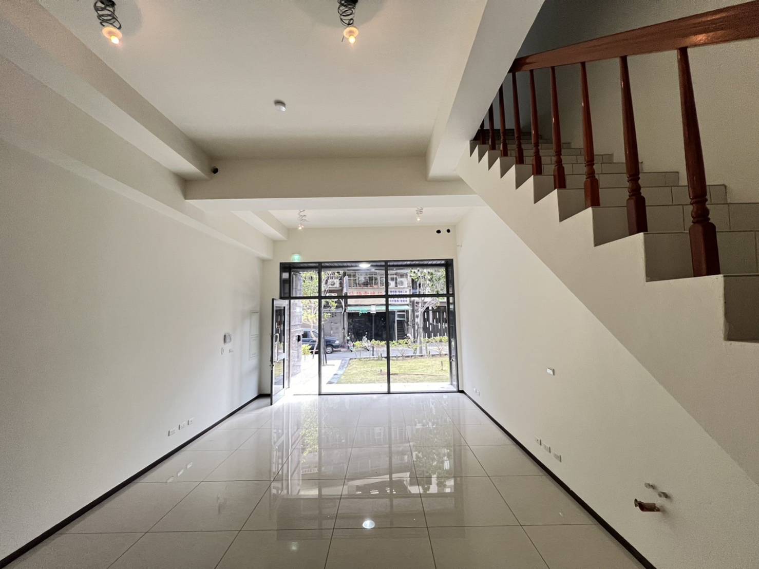 (69)捷運雙連站公園首席1+2樓店辦(3年屋)