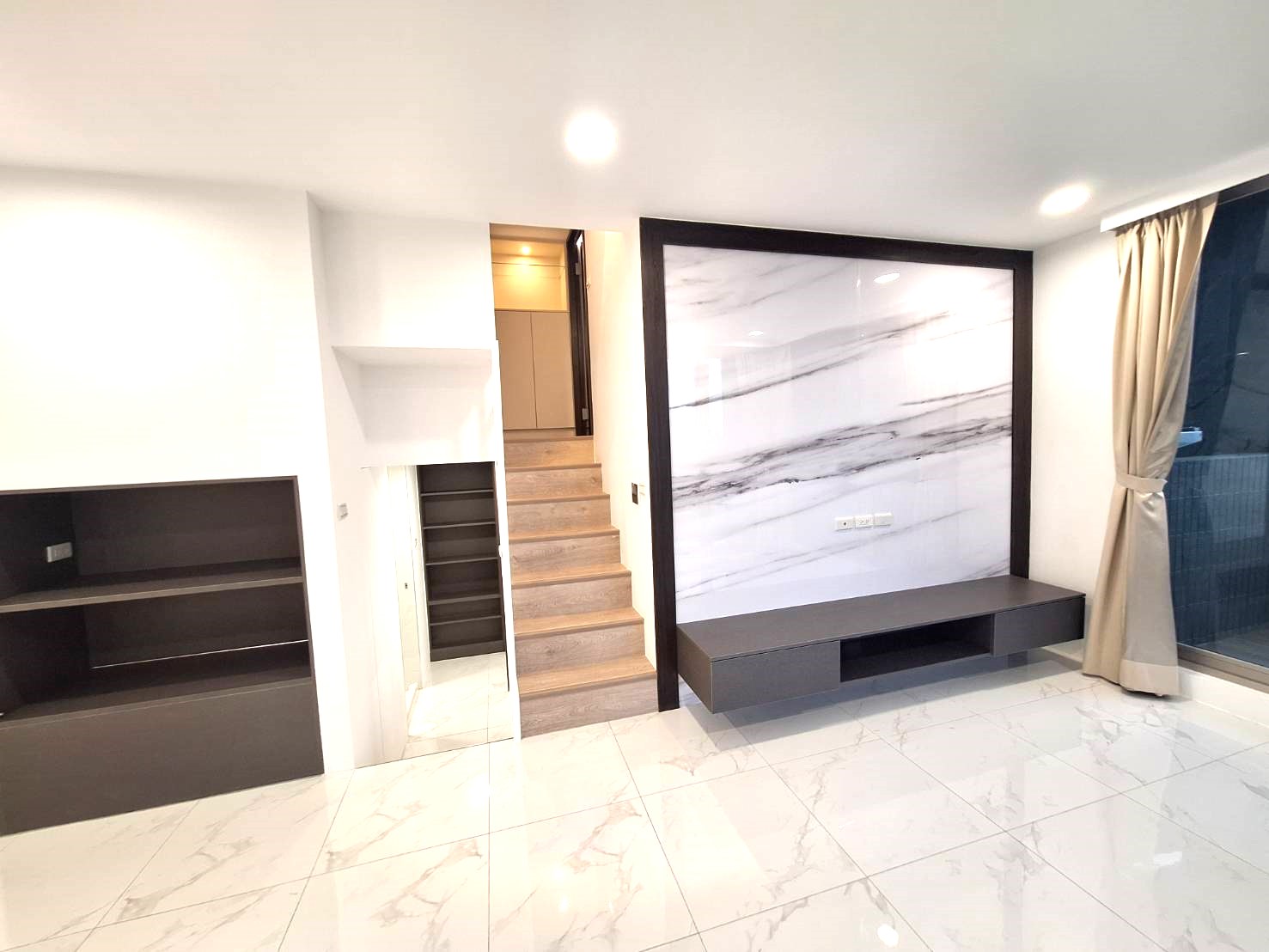 三和國中捷運.遇見幸福3房.全新裝潢.含一車位