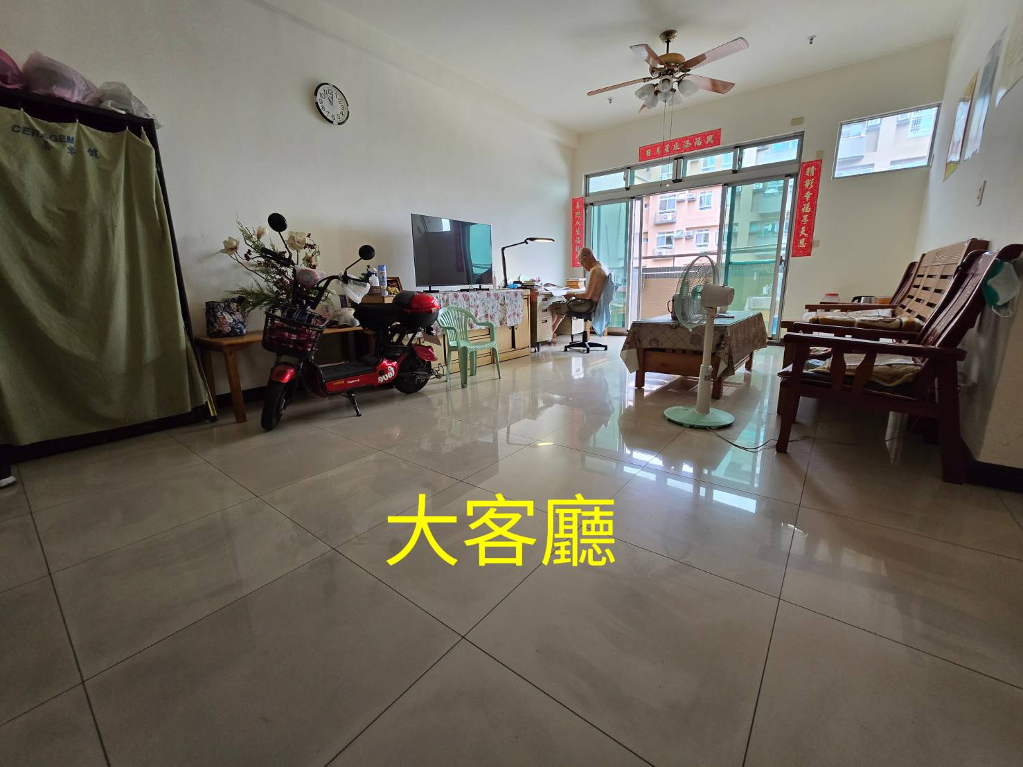 鳯山新城高樓城稀有明亮四房平車