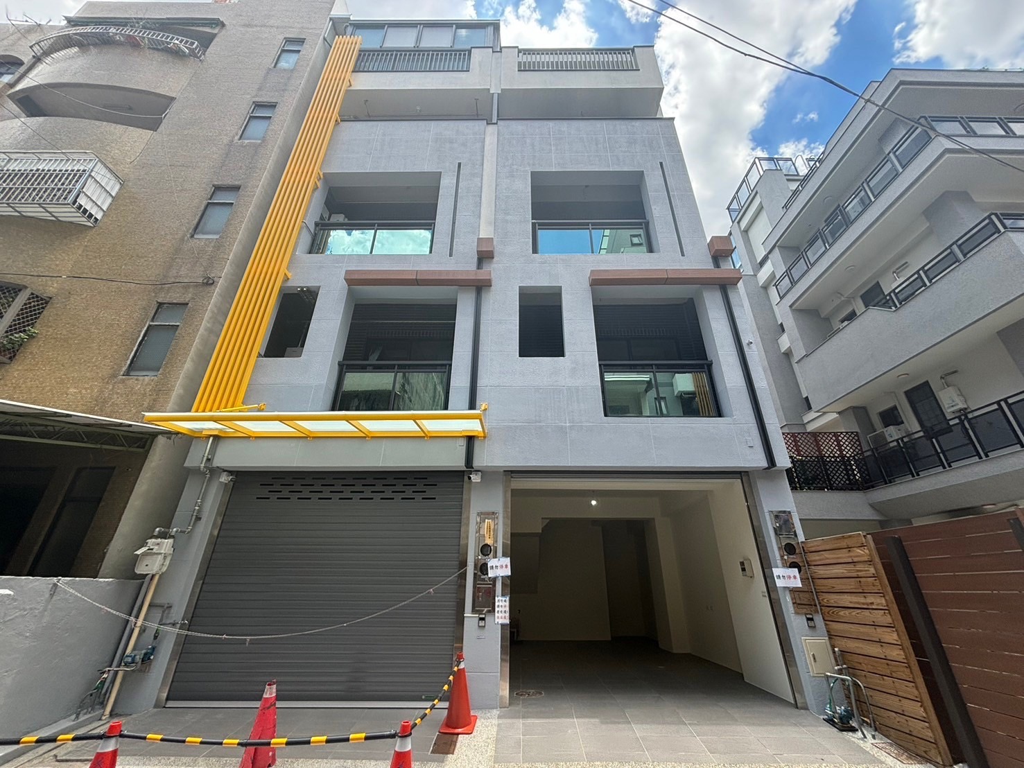 中國醫全新臨路邊間美墅