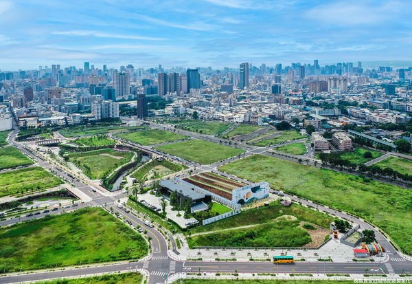 14期-30米路大面寬行情價可營登角地企業主最愛