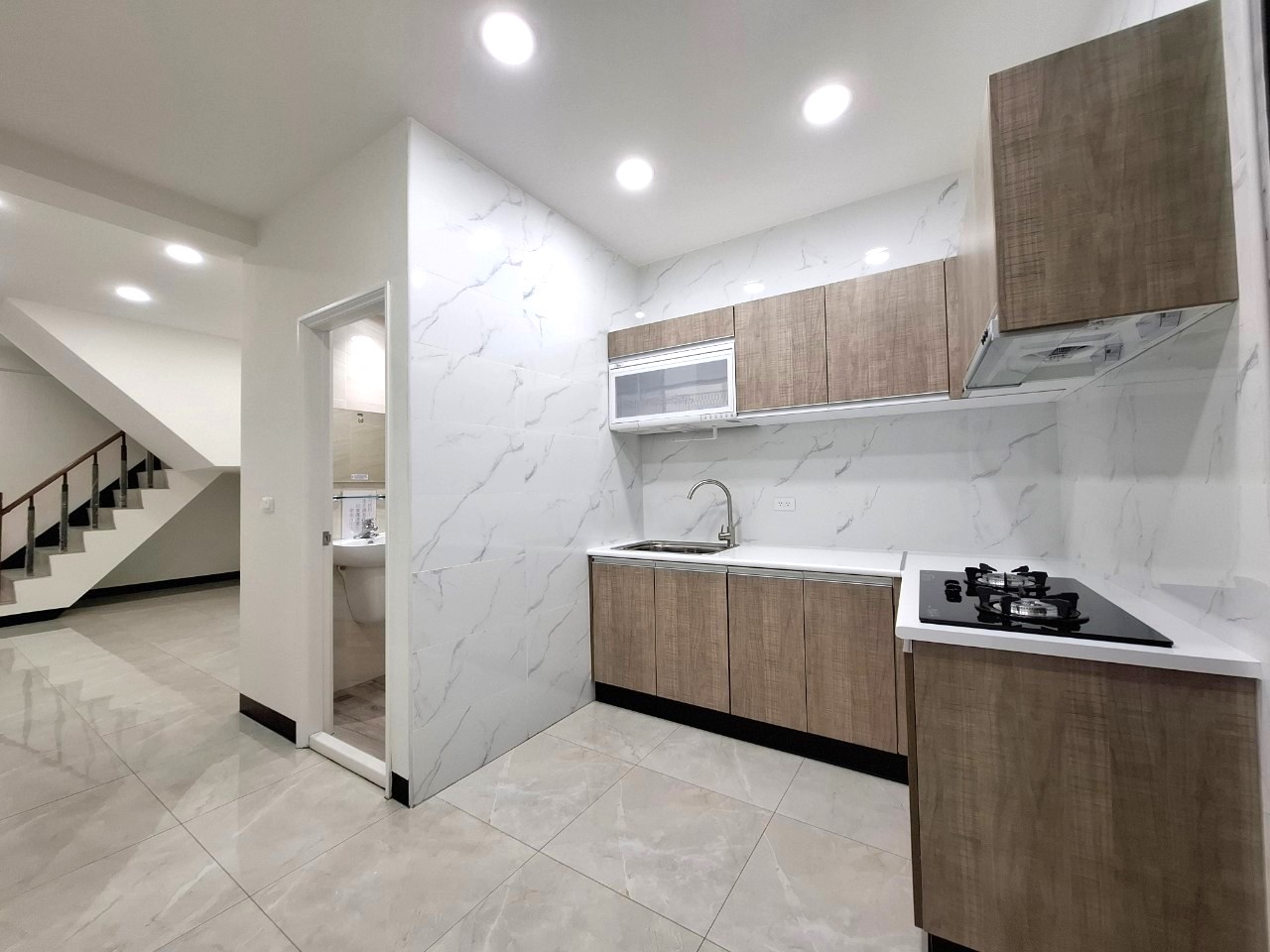 【仁武高中大地坪】整新雙主臥四大房車墅