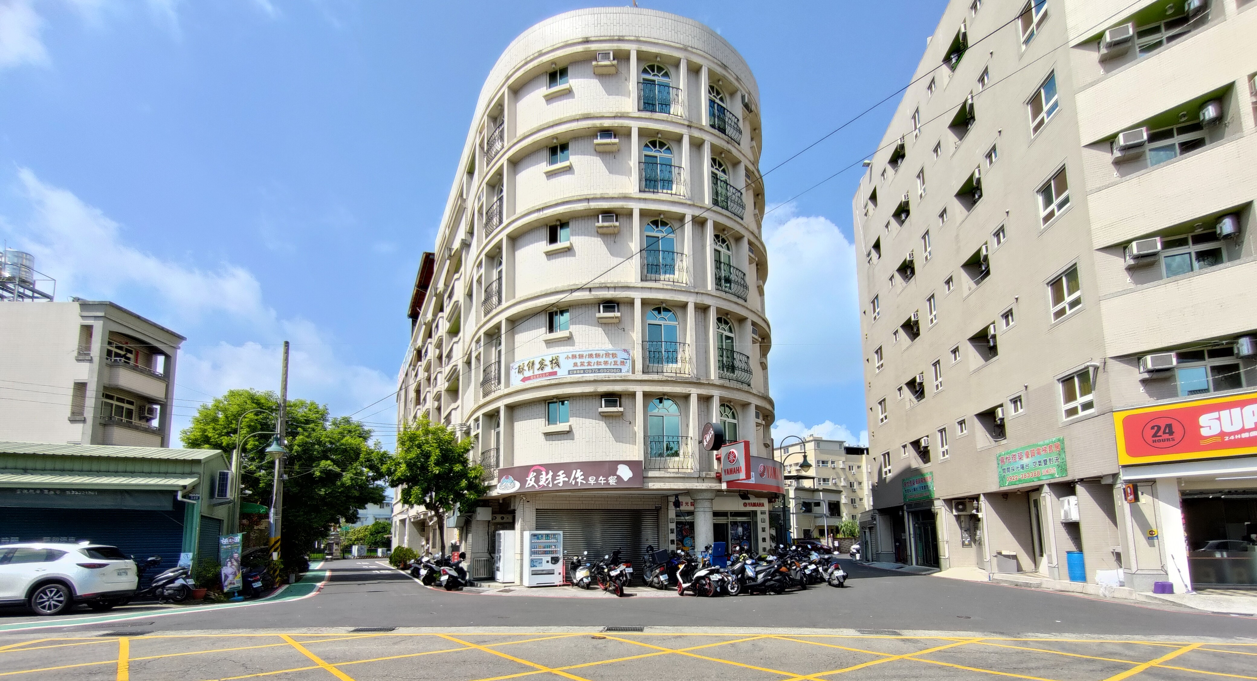 亞洲大學旁穩定收租電梯69間套房+3店面