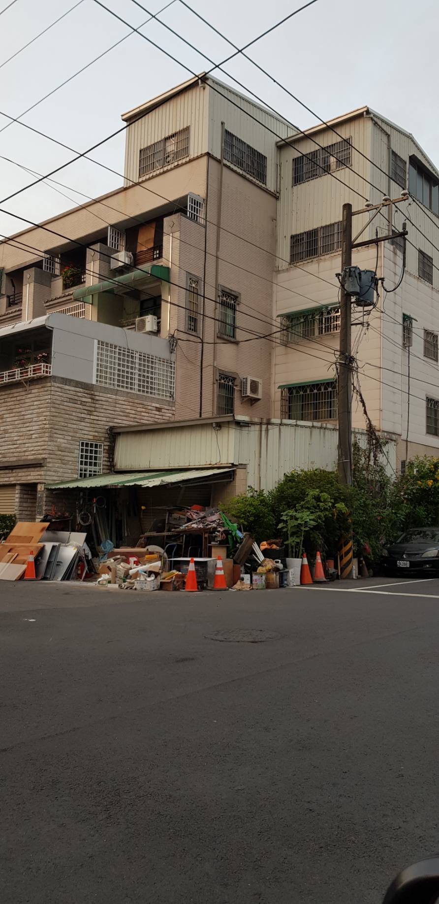 🧨大灣國中仁雄商圈三角窗雙車庫店住
