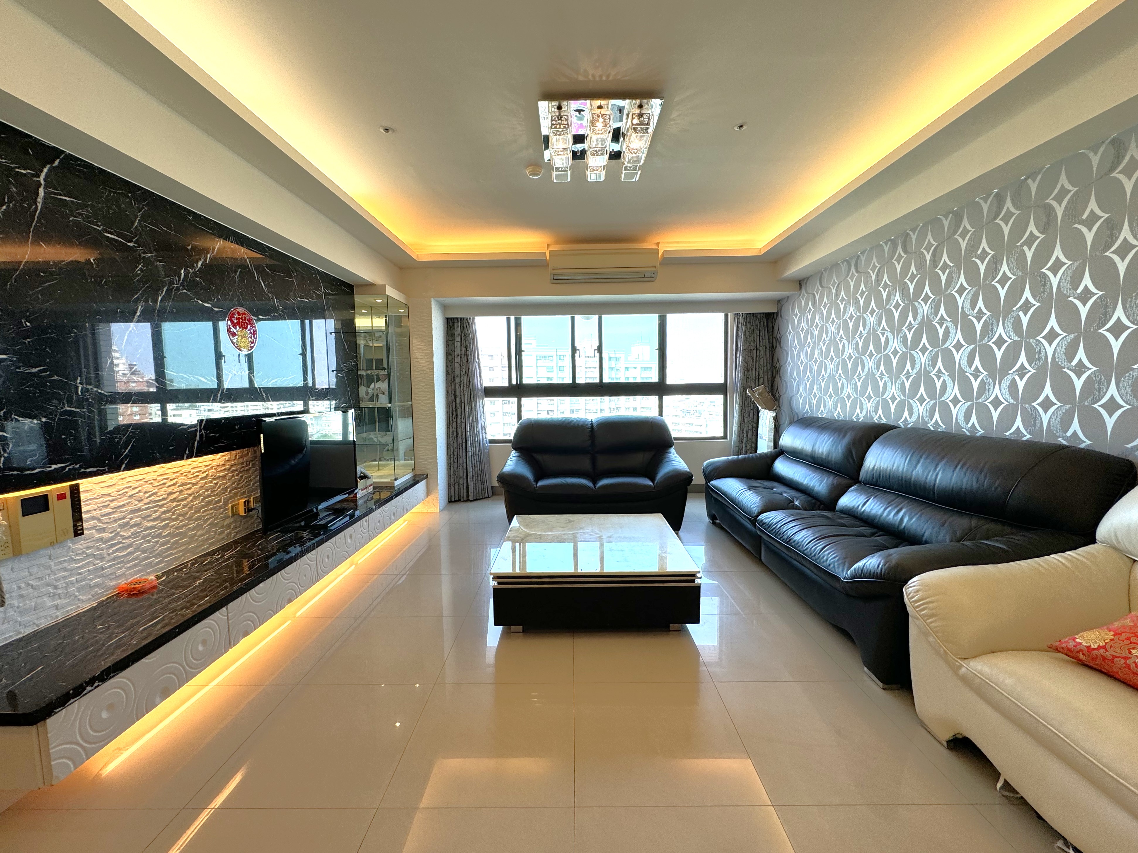 近文山特區景觀採光明亮鳳揚平移車位	