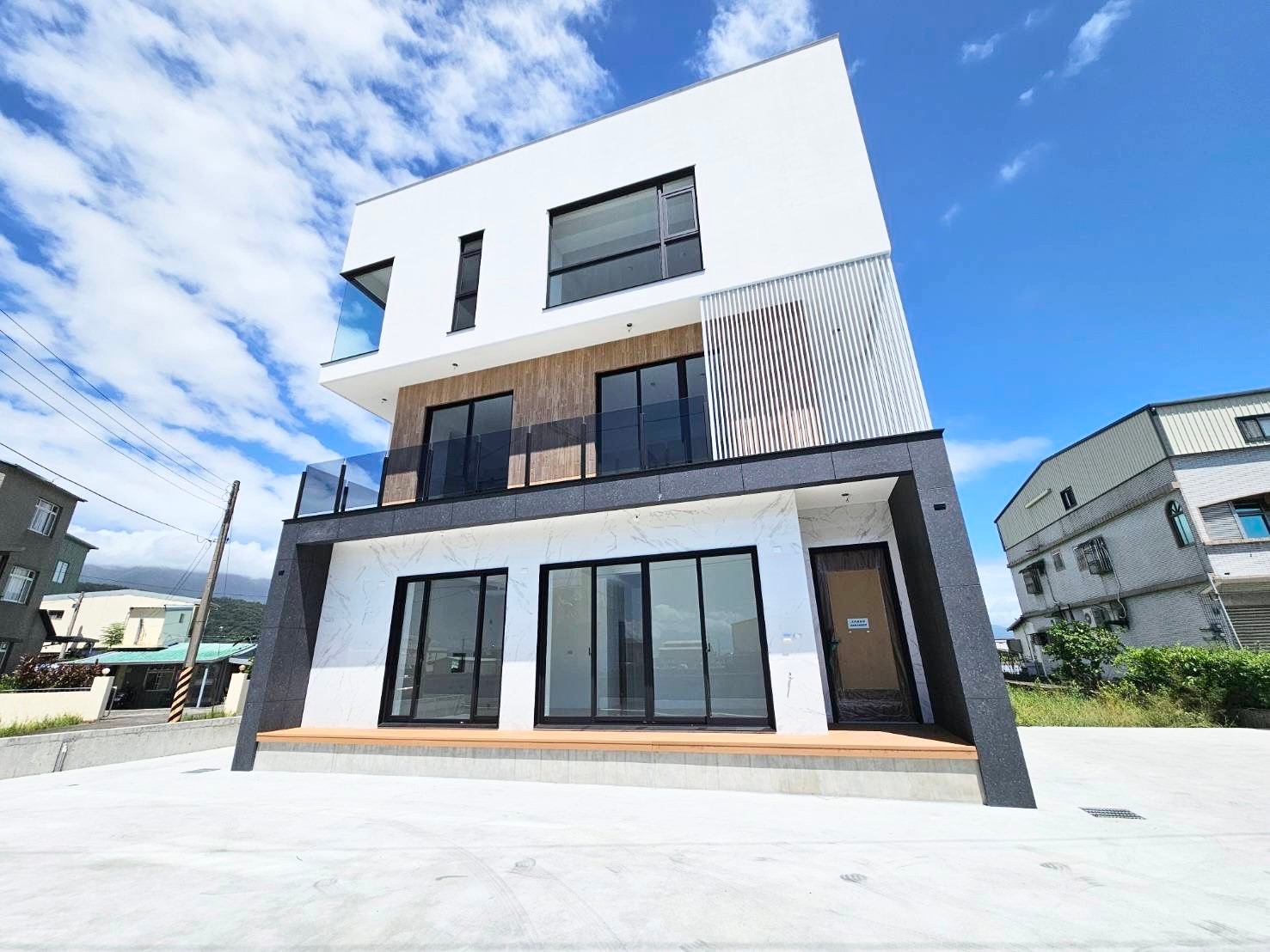 礁溪~鄉間走跳~奇萌子全新電梯4套房農舍~永慶婍霖