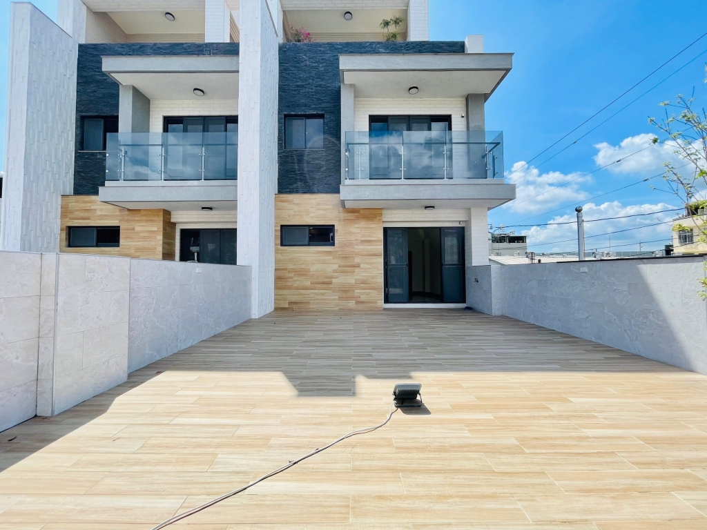 屏東潮州|學區三角窗雙車別墅