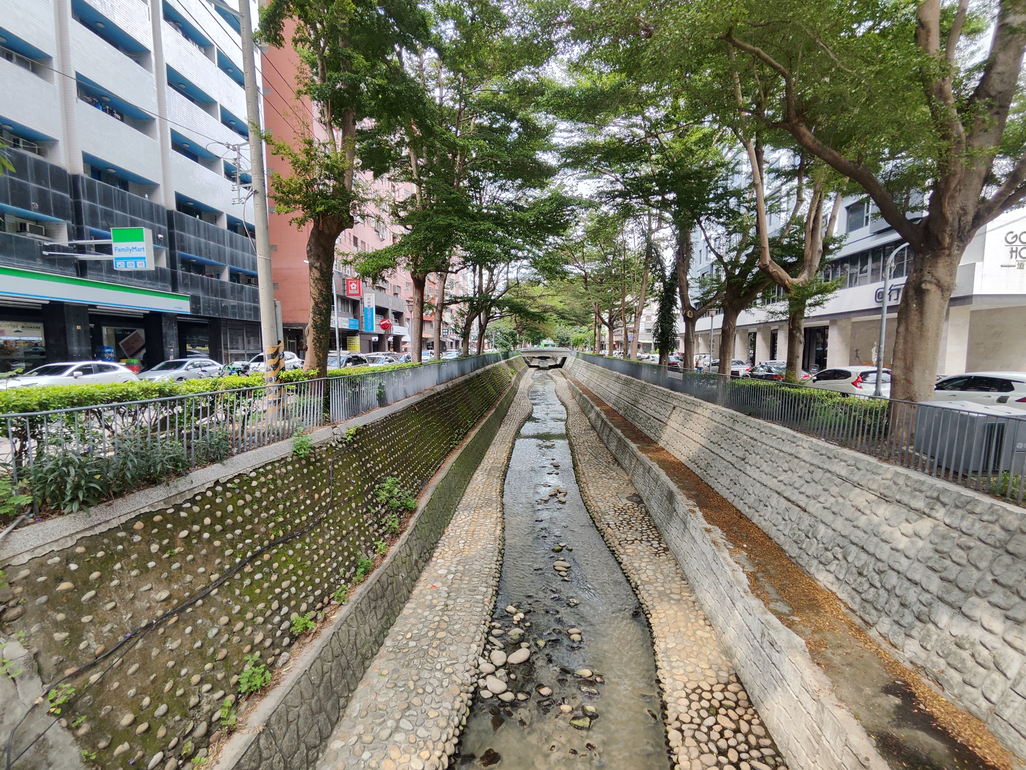 逢甲商圈人本至善邊間採光美三房