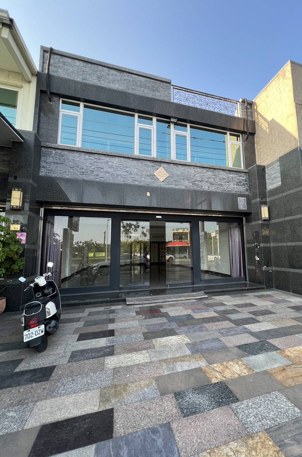 屏東東港*超大地坪*黃金雙店【地坪82.5坪】