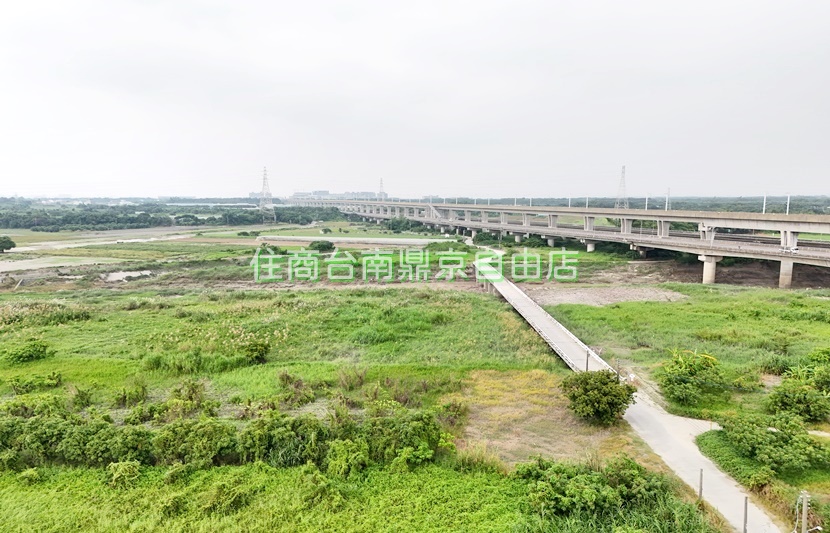 近台南高鐵特區有水電一般農地