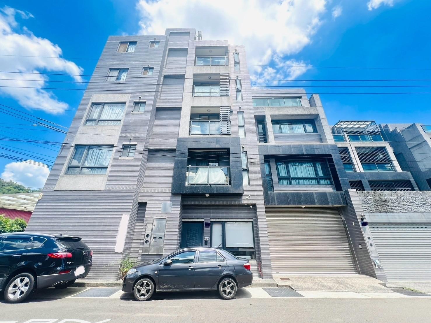 ✨獨家✨輕屋齡雙面臨路雙車別墅