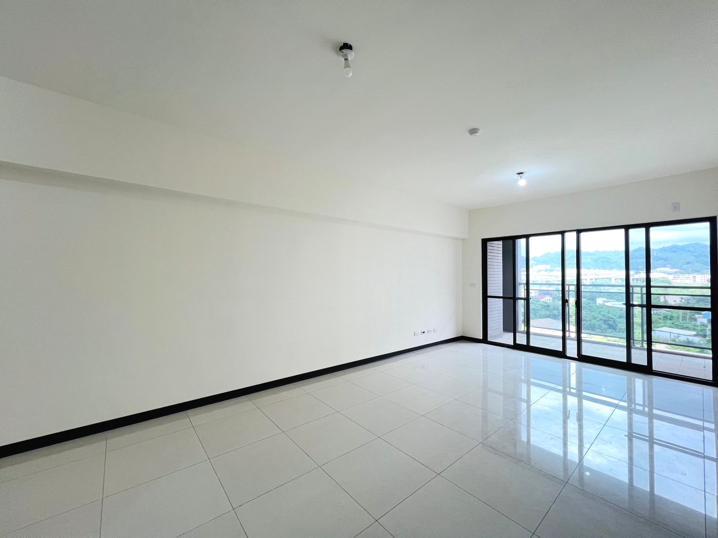 大降價獨家🌱櫻花巨人全新未住四房雙平車朝東視野戶