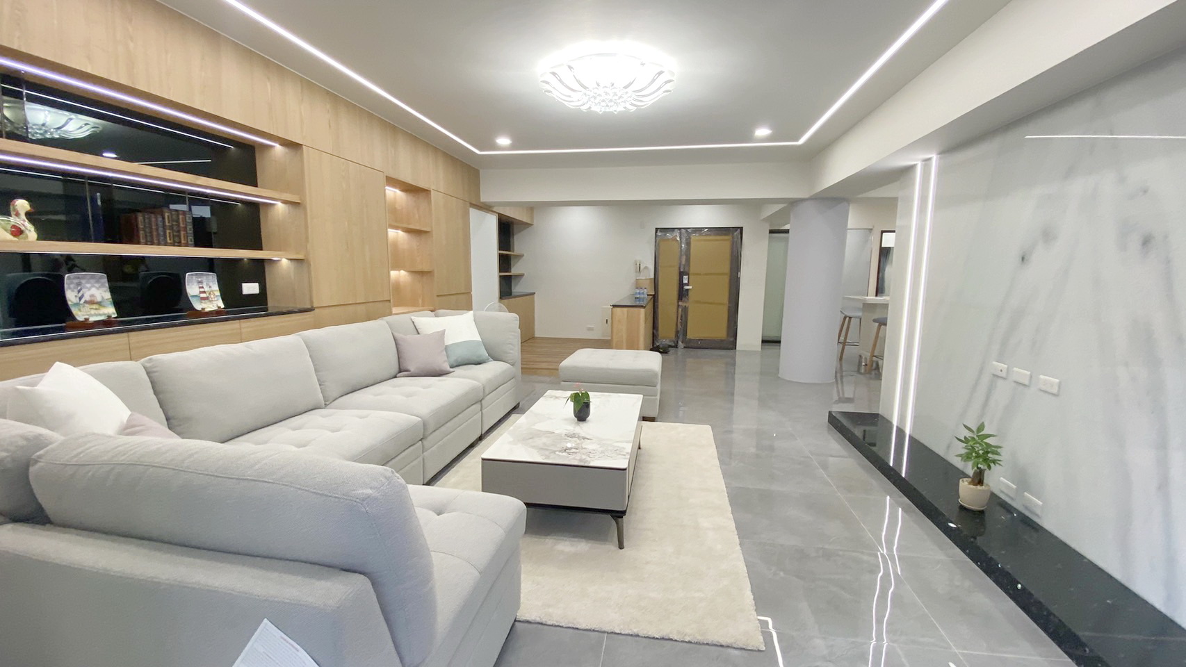 信義國小捷運站華廈4+1房平車