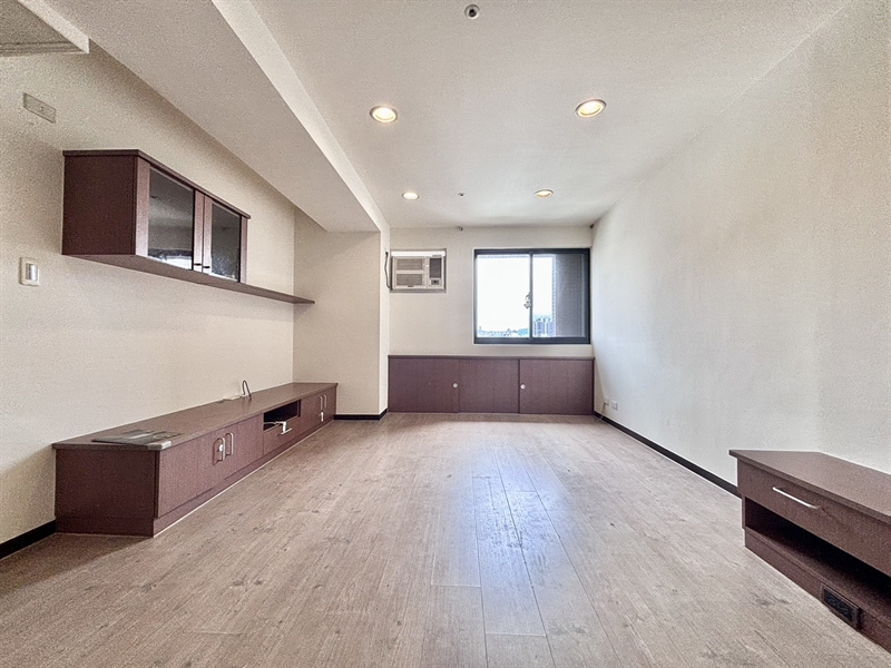 震後⚝中山醫三房休旅車位 (可看屋)