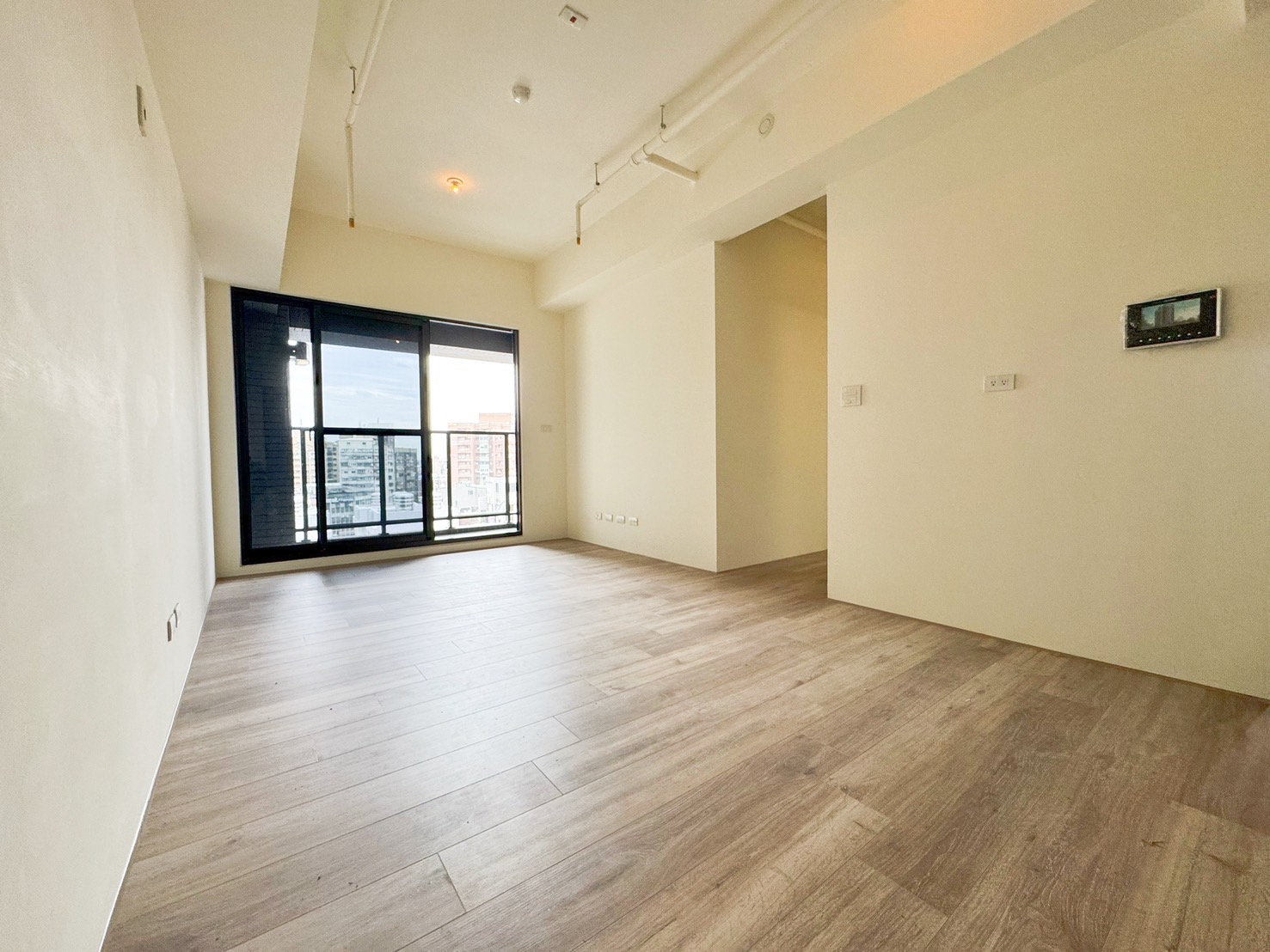 小翁🅰️一中、中醫商圈全新完工三房平車