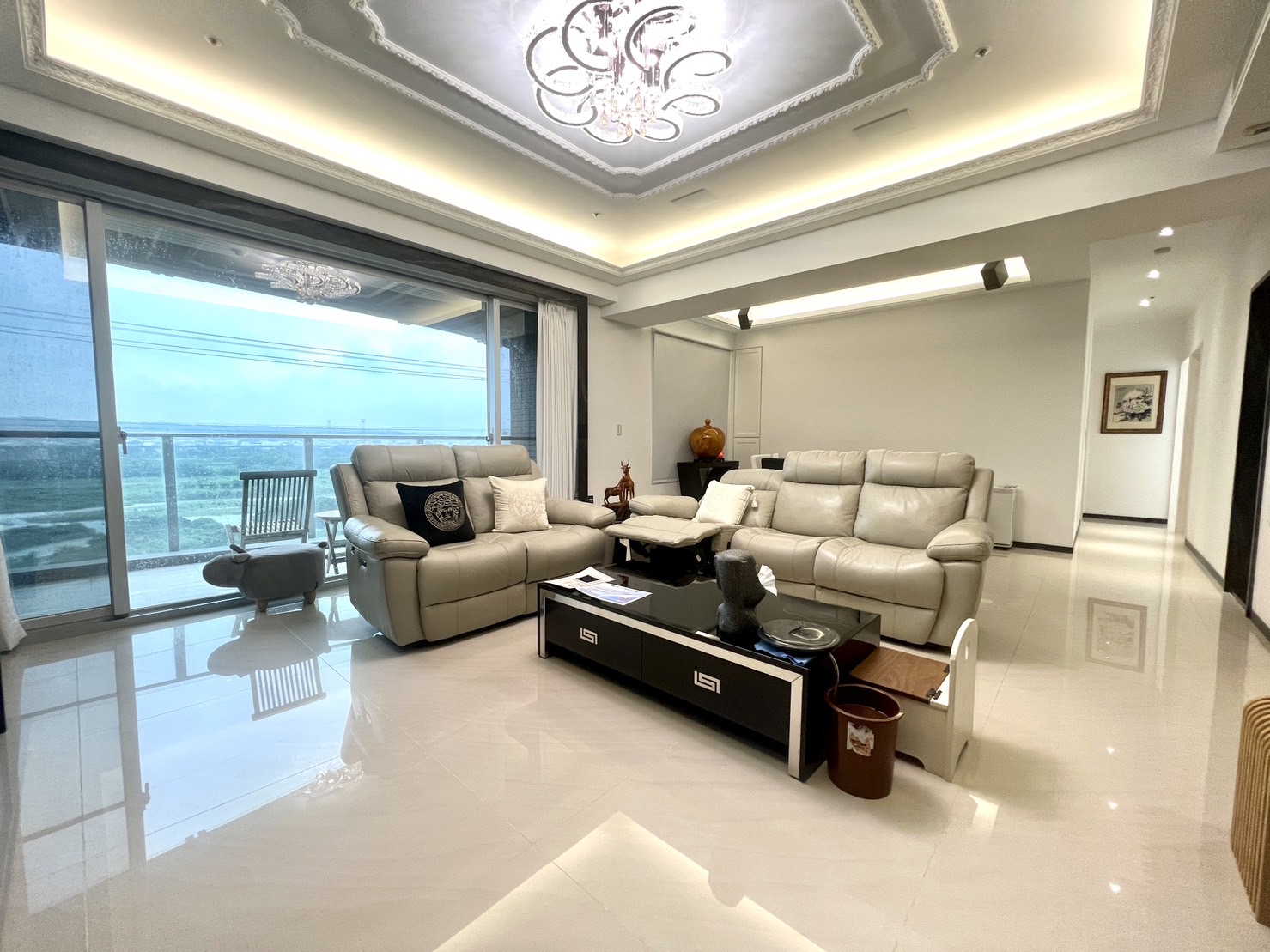 世界之翼高鐵水岸第一排+千坪公園 國際制霸水岸宅