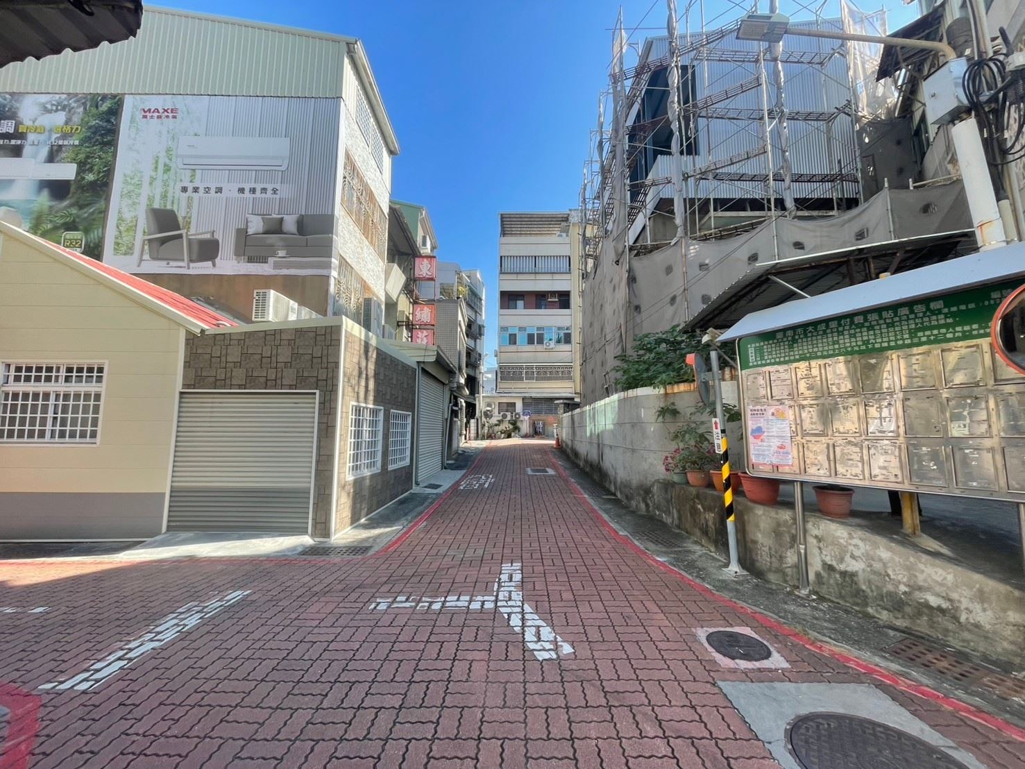 近新天地台南運動公園之健康路旁稀有鬧中取靜透天厝