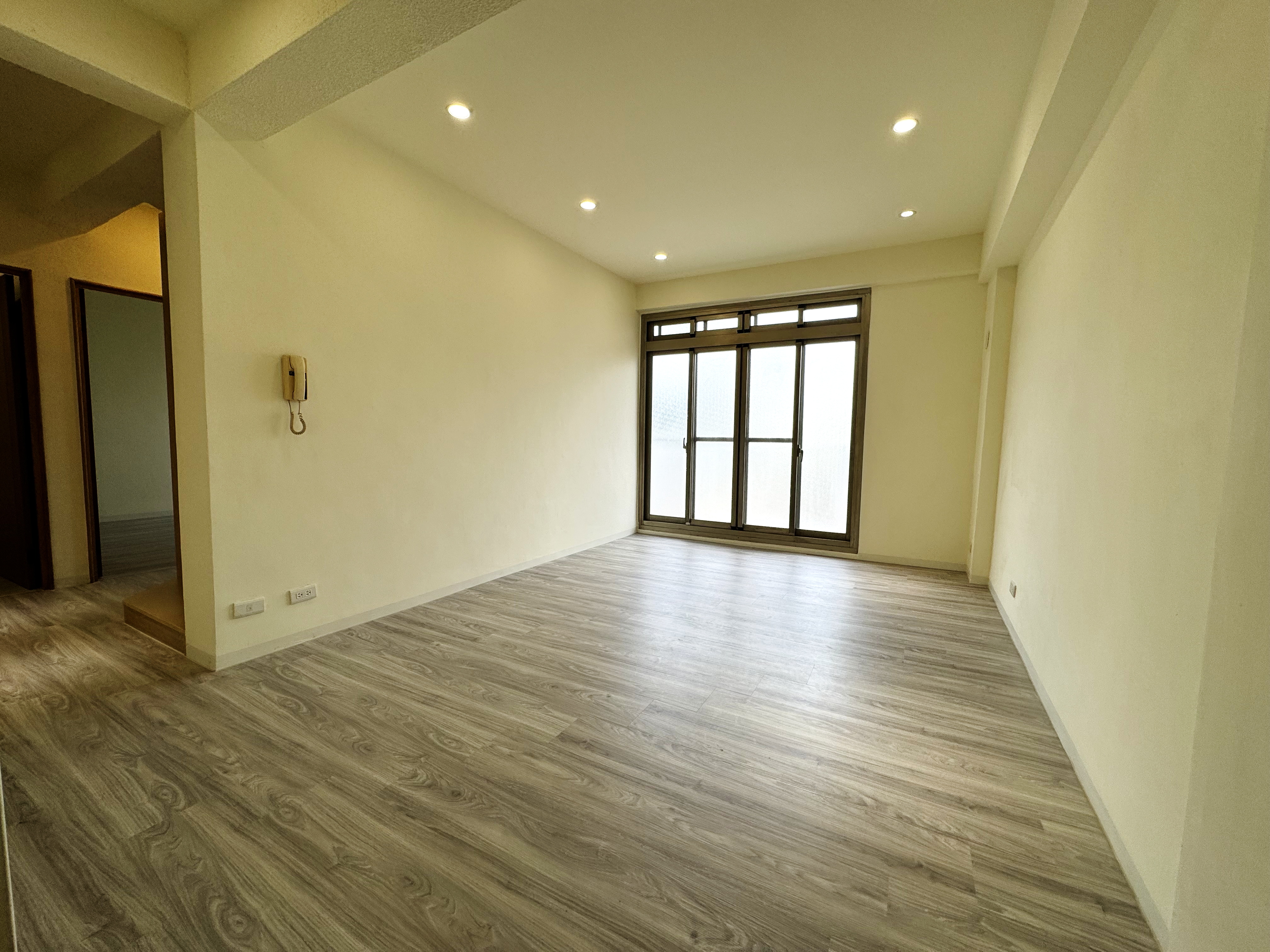 後甲圓環近夢時代3樓公寓