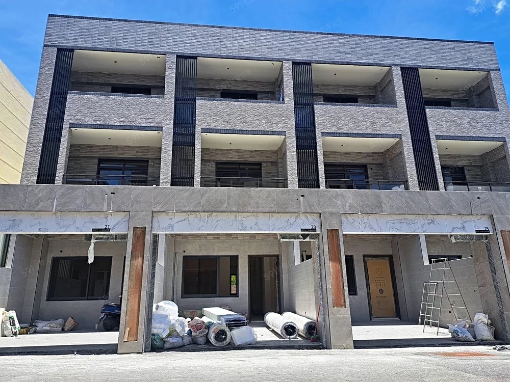 全新完工小港大坪頂運動公園透天車墅-B