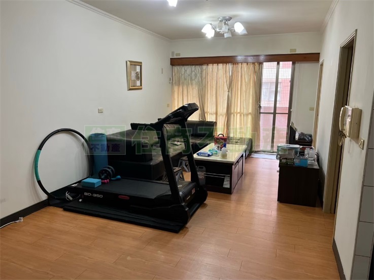 楊梅交流道體育園區三房車