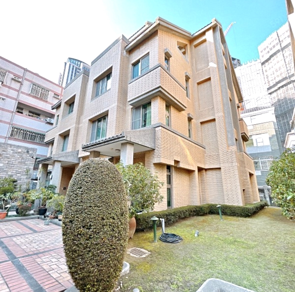 七期超大地坪三車邊間總裁別墅