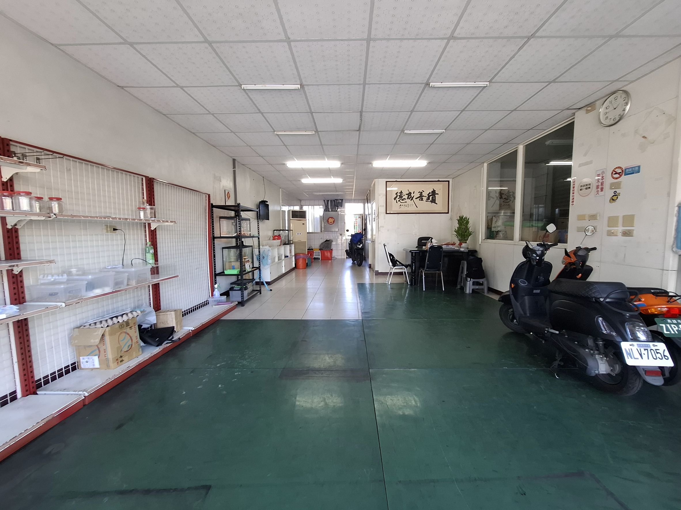 芎林地標三角窗稀有住店