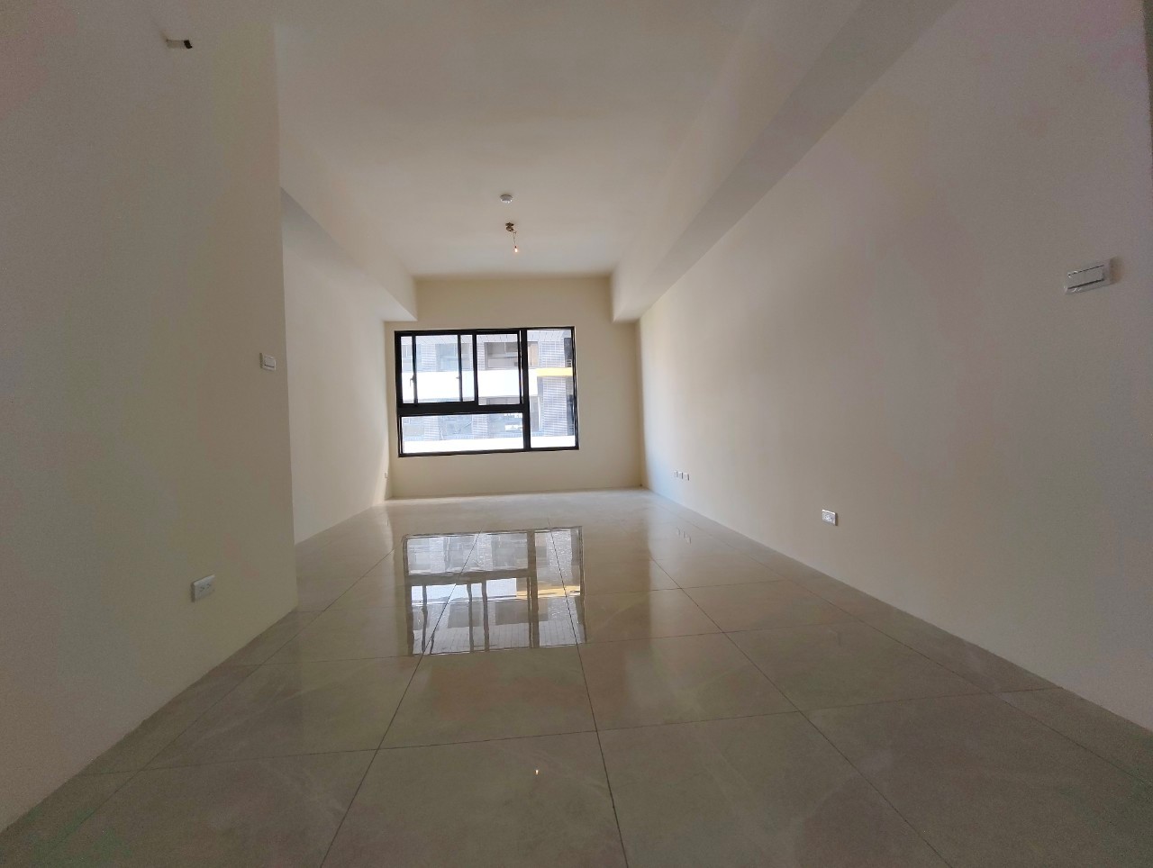 新東區全新大坪數四房平車