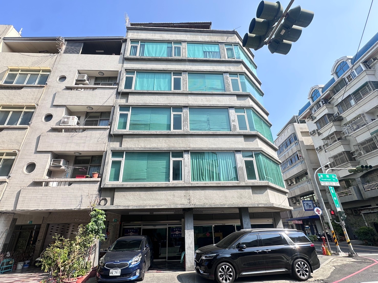 電梯三角窗大坪數店住/醫美診所/長照中心/教育中心