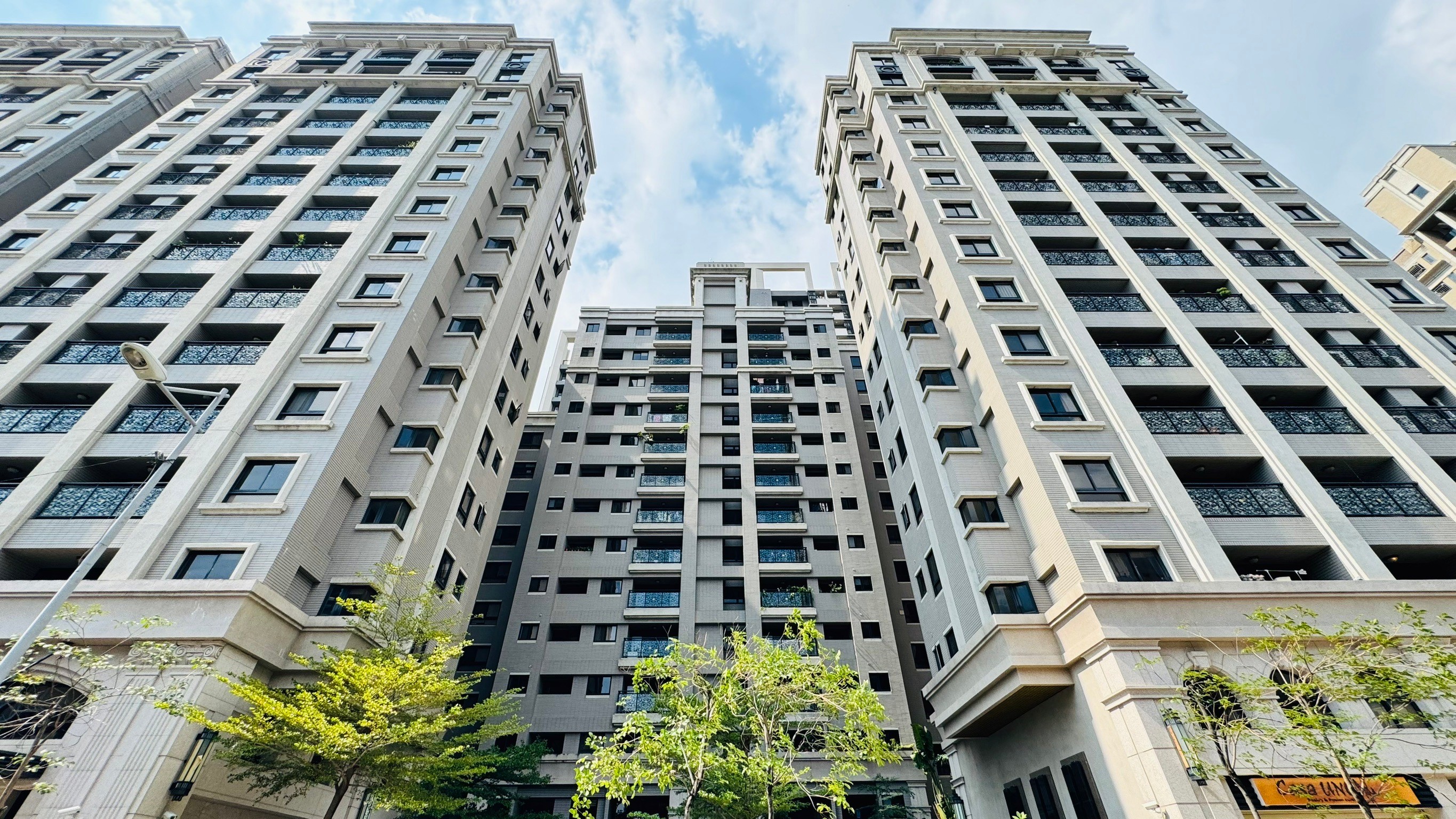 🍎新光特區/中國醫BOT🍎佳福皇璽３房平車推薦