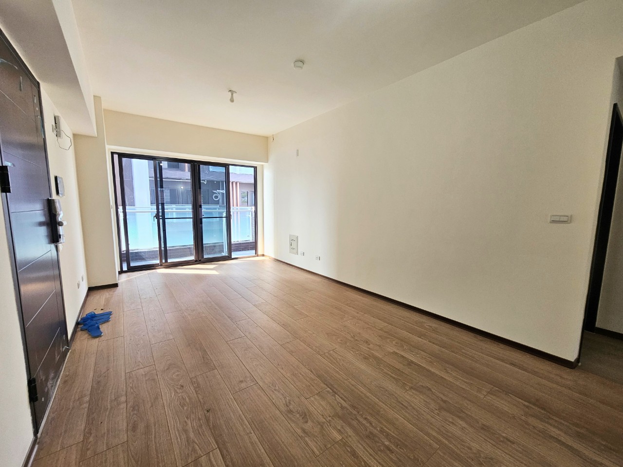 EZ1全新落成邊間3房~2