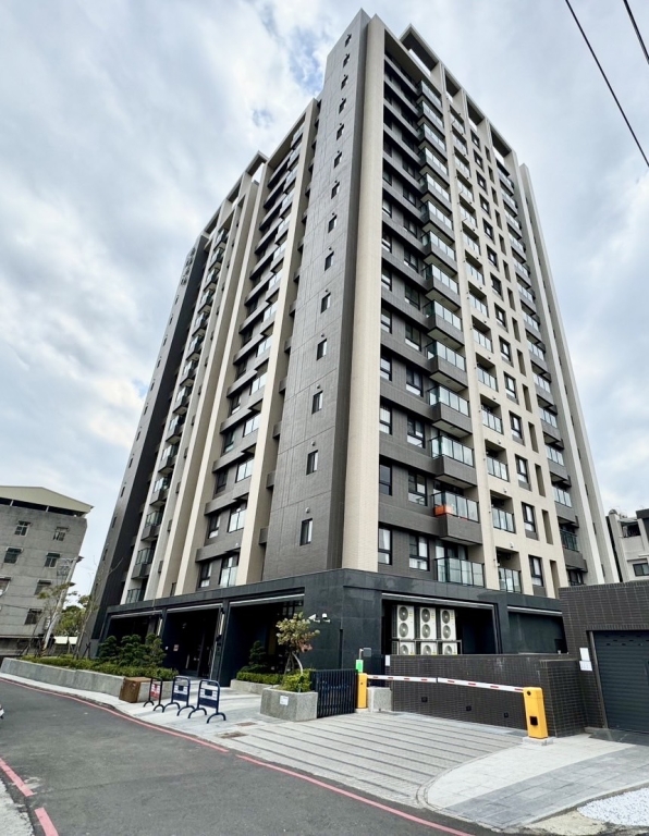 【吳虹誼】岡山空軍✭春福好里2房尬平車