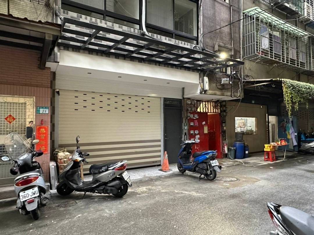 三重低總價門口方便停車一樓