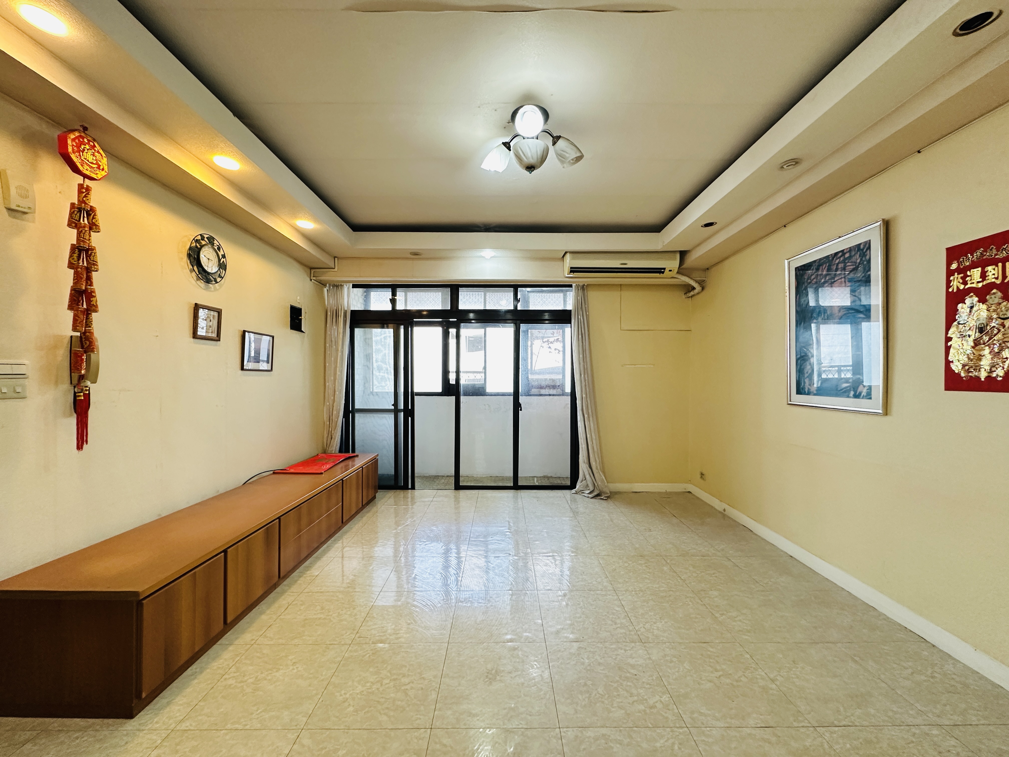 三民家樂福公寓 ➡️ 房地產買賣找Q桑