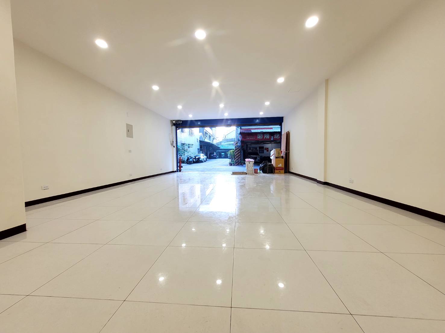 輕鬆買房找茉莉★泰山街超值大面寬金店面近中山路