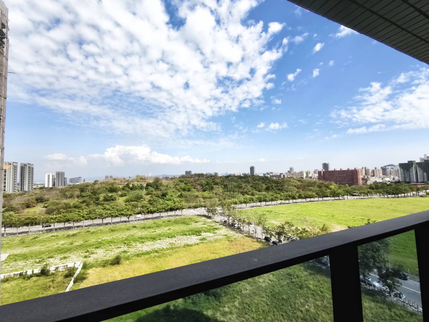 【吳虹誼】橋頭✭華雄交響樂✭綠意盎然兩房平車