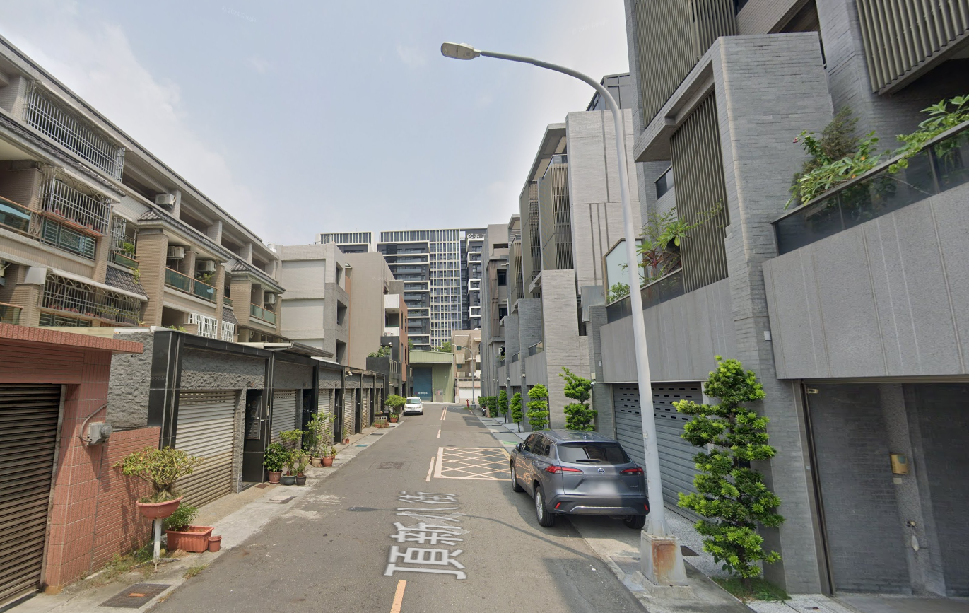 🍎頂新特區/鬧中取靜生活便利/層峰級美車墅🍎