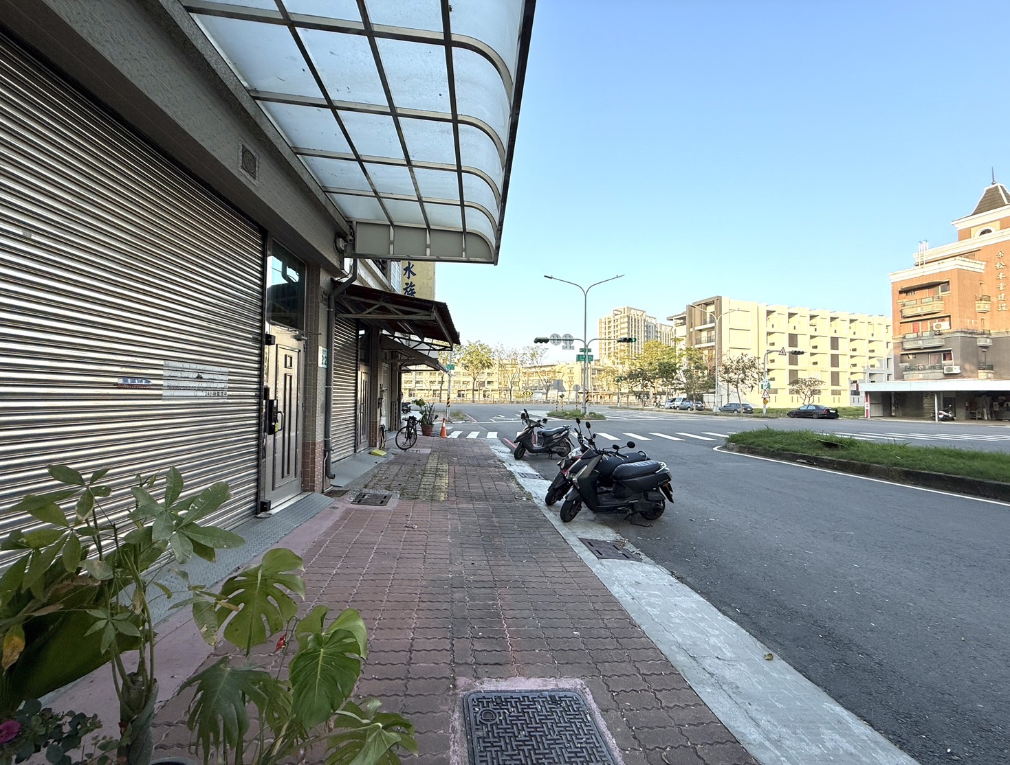 楠梓土庫面寬正路上店住 收租透天