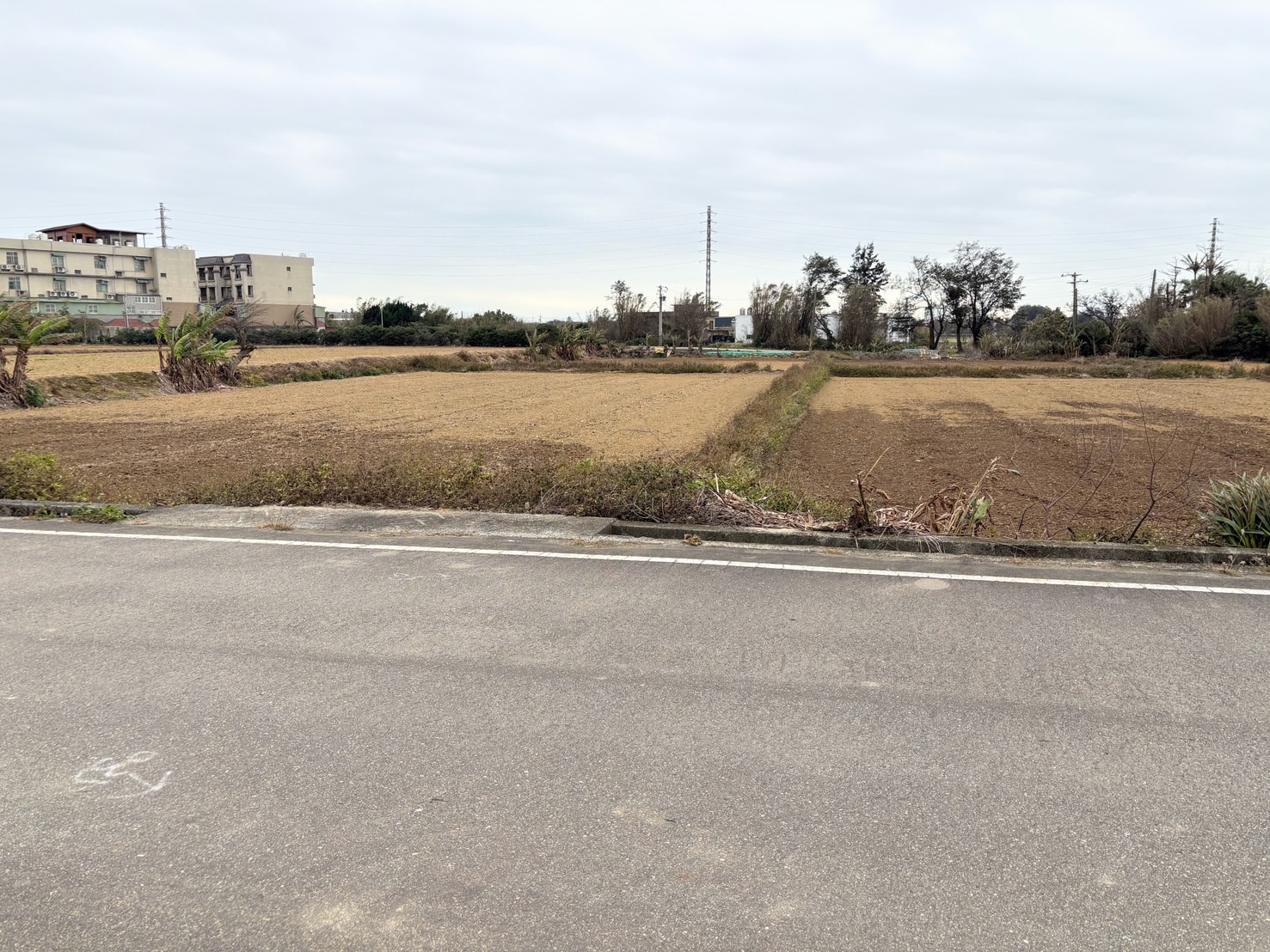 近省道東興路永安國小旁~方正臨路面寬美農