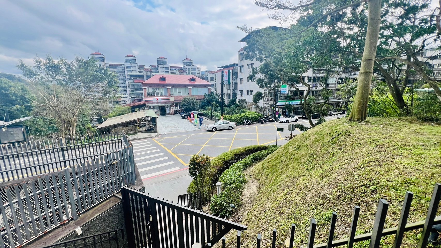 賠售⚠️伴山別墅社區 | 電梯2大房 | 出價來談