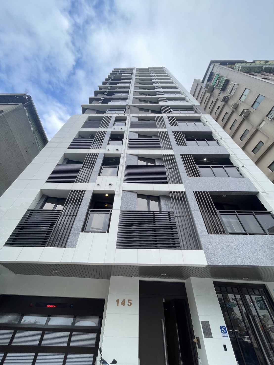 AZ7雙連精緻╳中山藝極