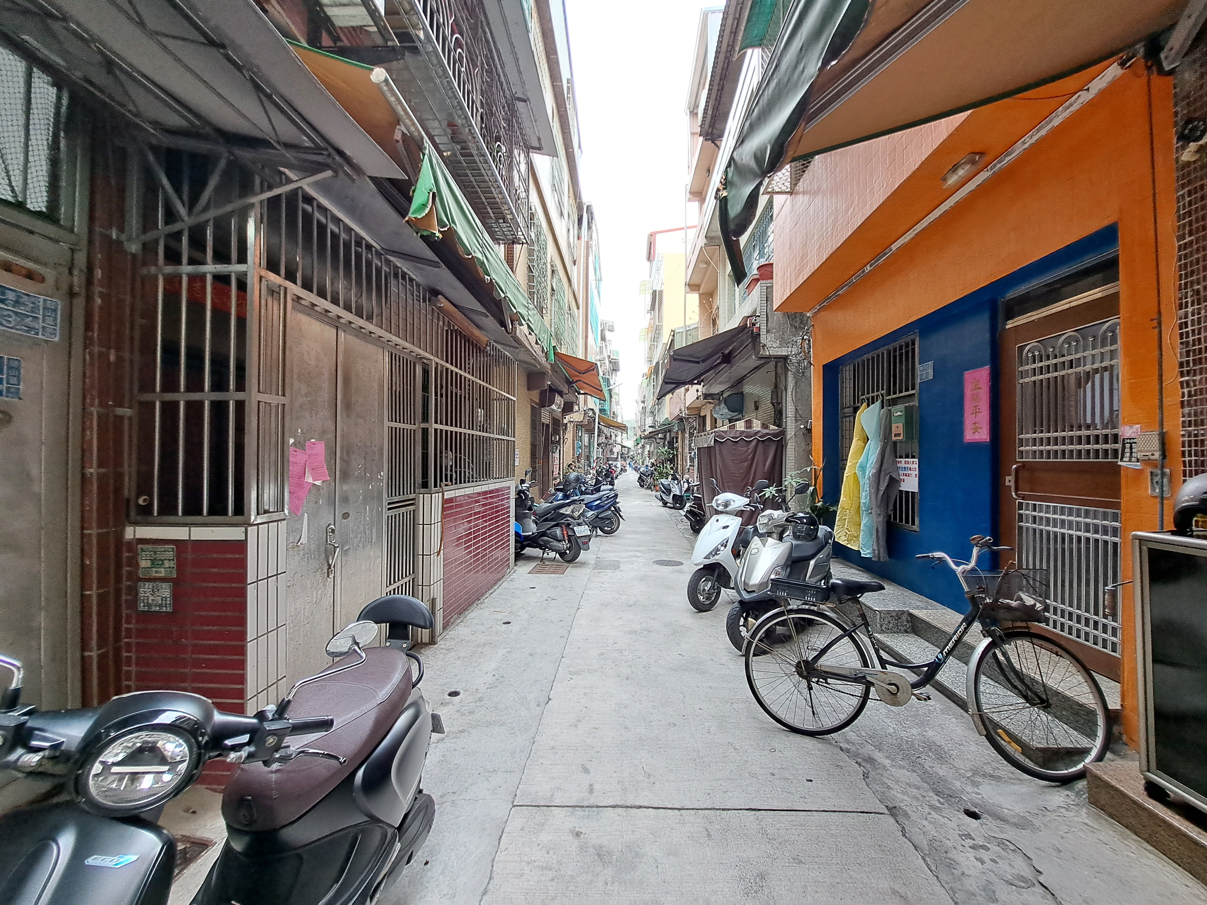 🧨駁二捷運西子灣站懷舊公寓一樓