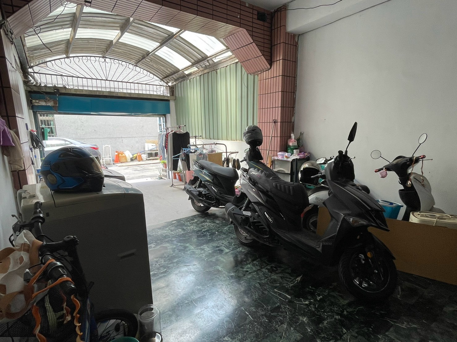 草衙商圈大地平正四樓車庫透天