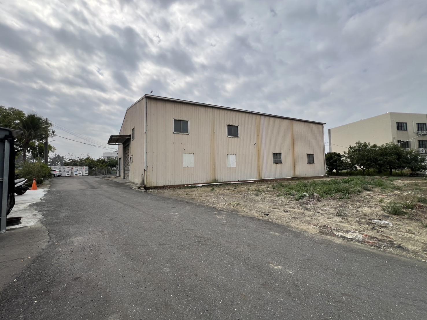 南科新市大社方正建地177坪送鋼骨鐵皮屋