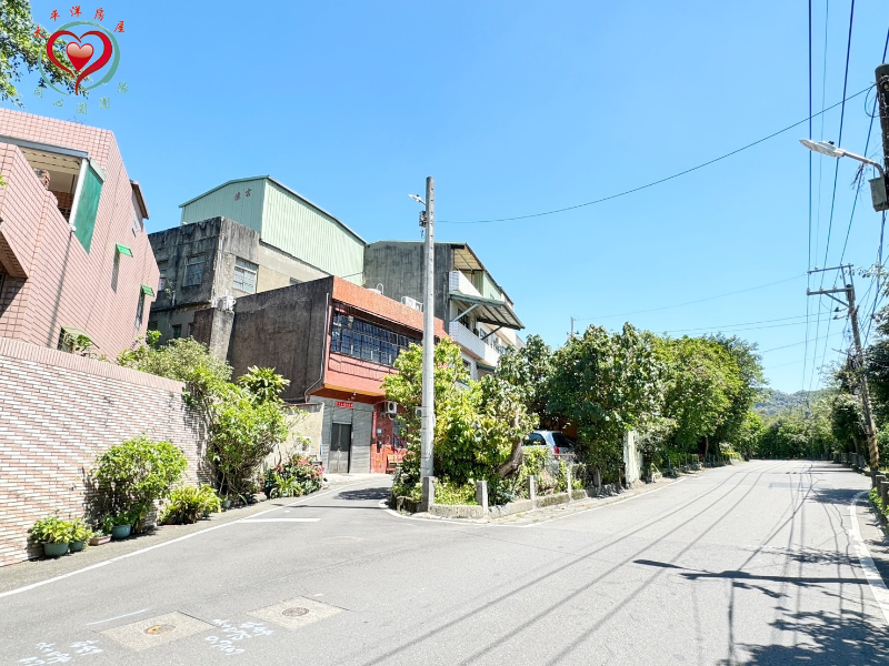 近鳳鳴火車站東湖路大地坪透天厝🍎同心圓黃建霖
