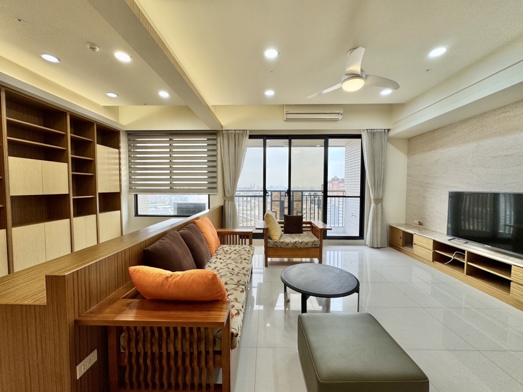 【吳虹誼】博愛綻高鐵✭高樓景觀四房平車