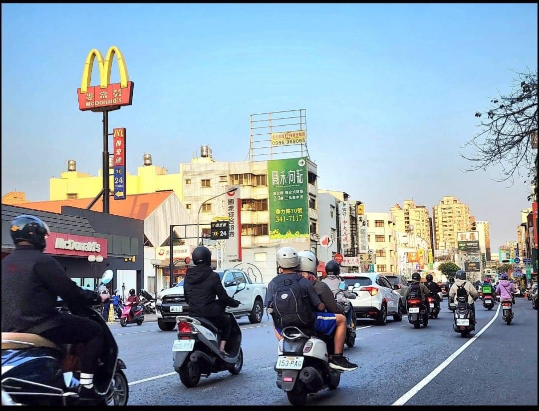 🍎收租🍎文藻星巴克旁收租透天金店