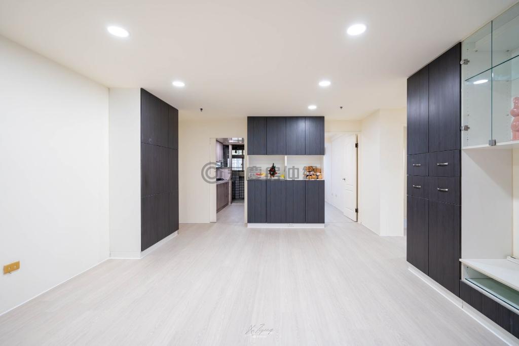 🌹黎明大未來🌹大墩明星學區美裝潢三房車位